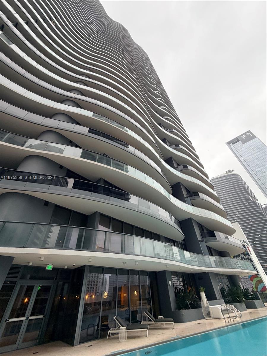 image Brickell Flatiron50