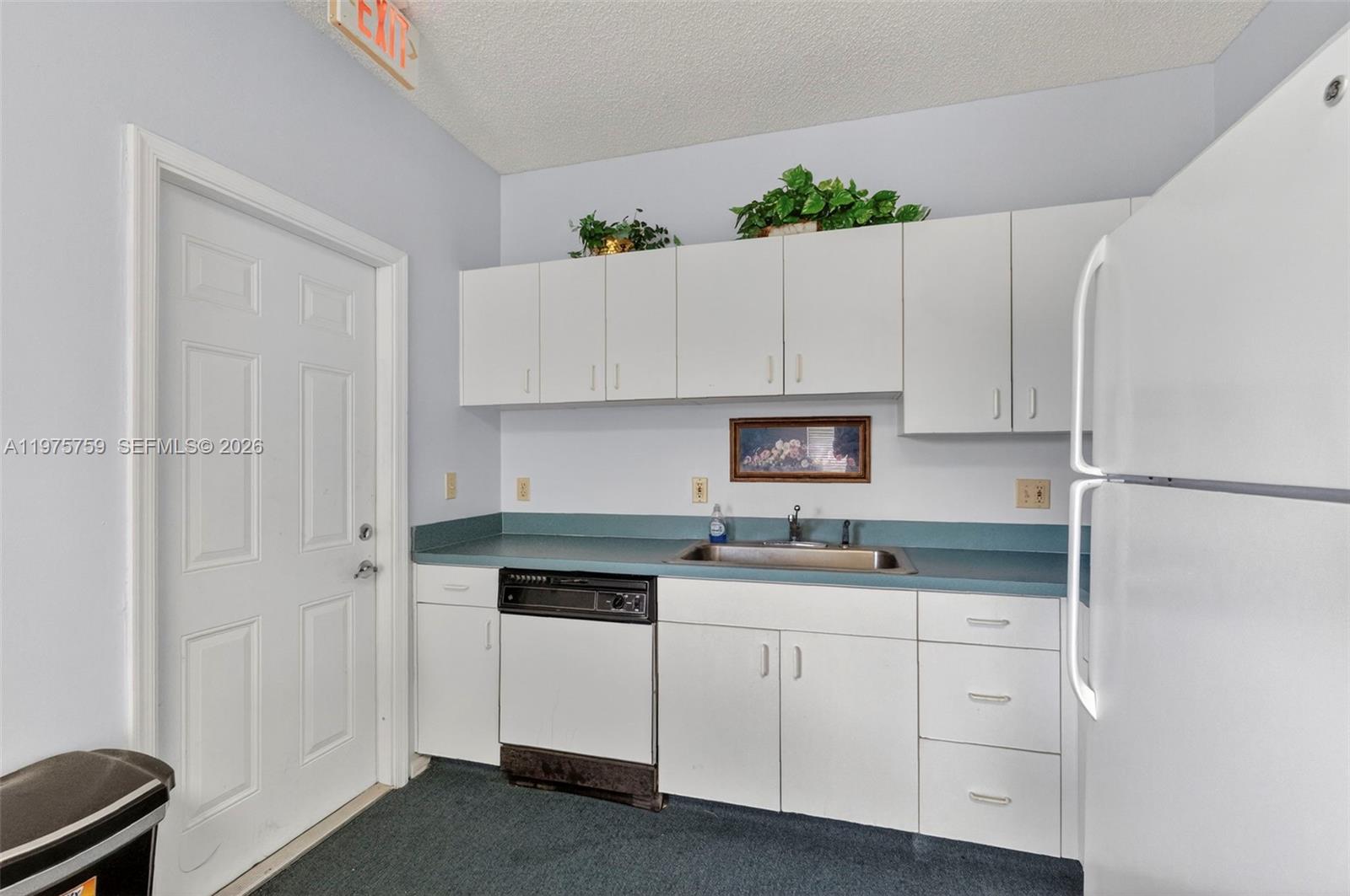 6708 N Pine Is Rd Tamarac, FL 33321