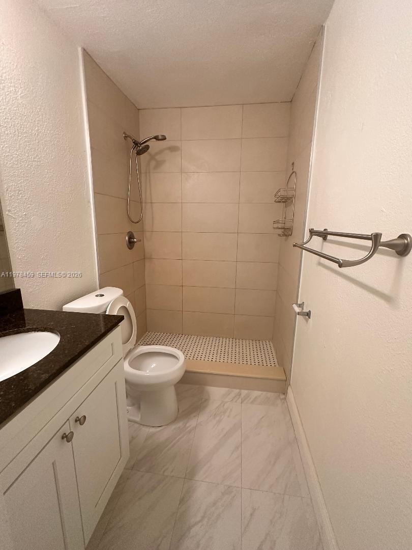 9400 SW 170th St #103 Palmetto Bay, FL 33157