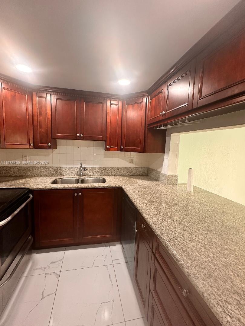 9400 SW 170th St #103 Palmetto Bay, FL 33157