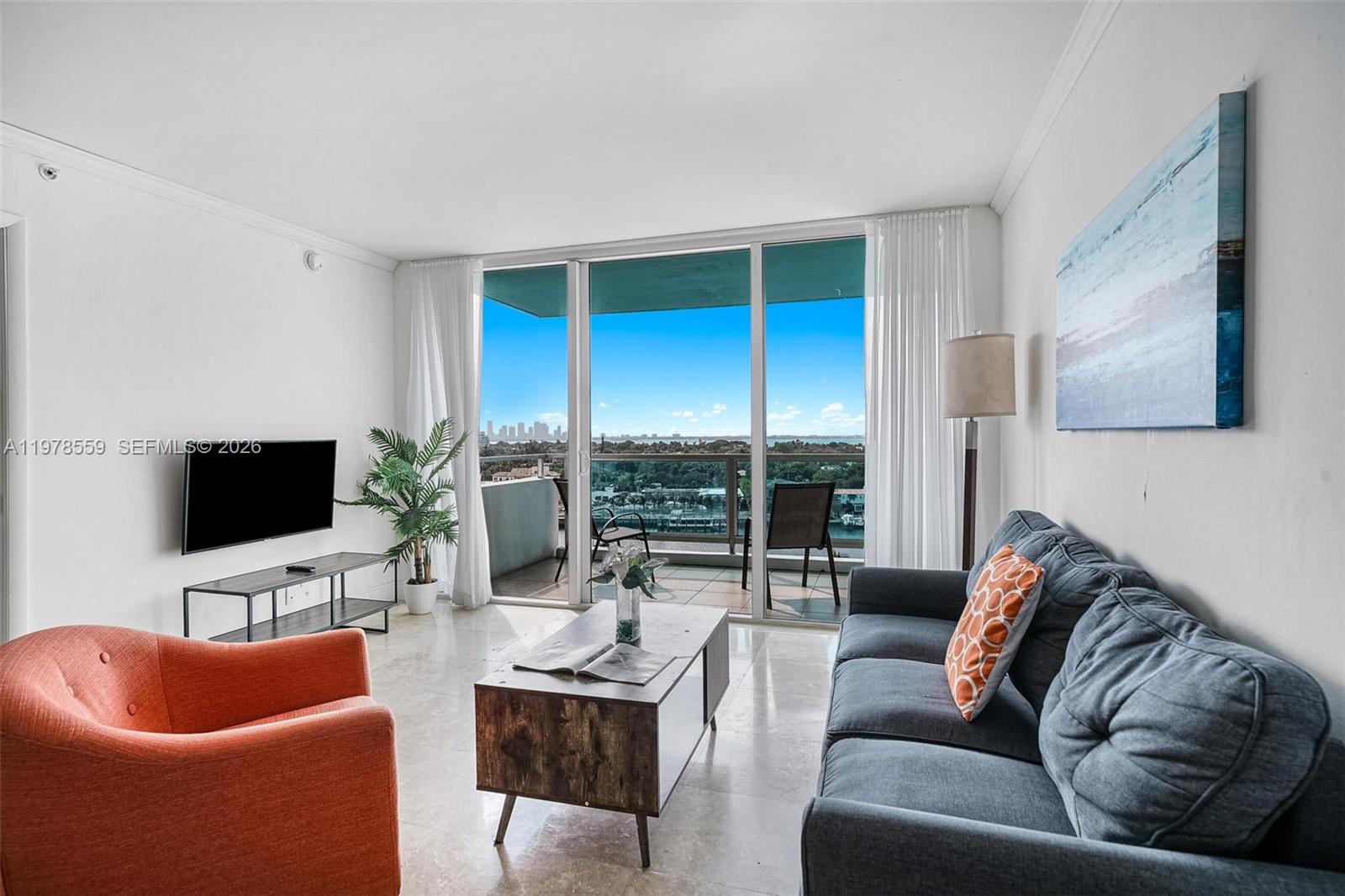 5101 Collins Ave #11T