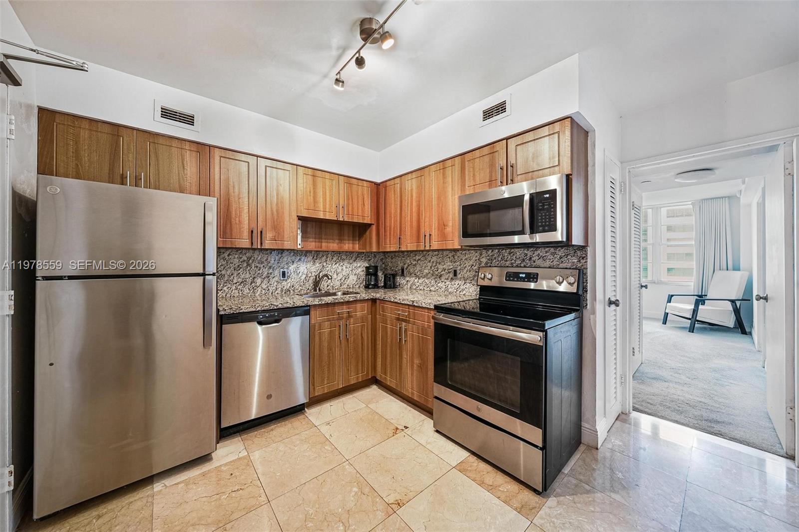 5101 Collins Ave #11T Miami Beach, FL 33140