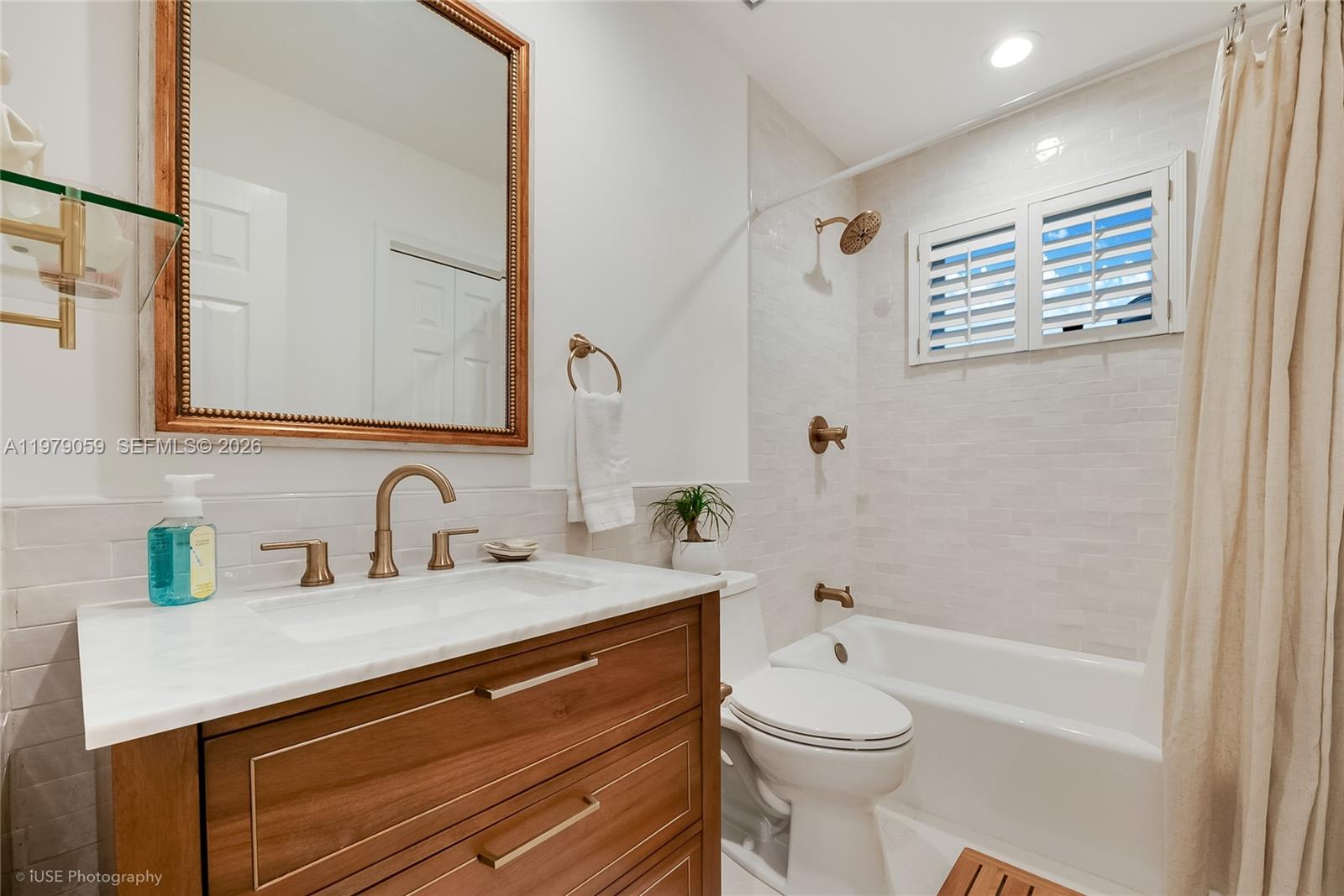 424 Sansovino Ave Coral Gables, FL 33146