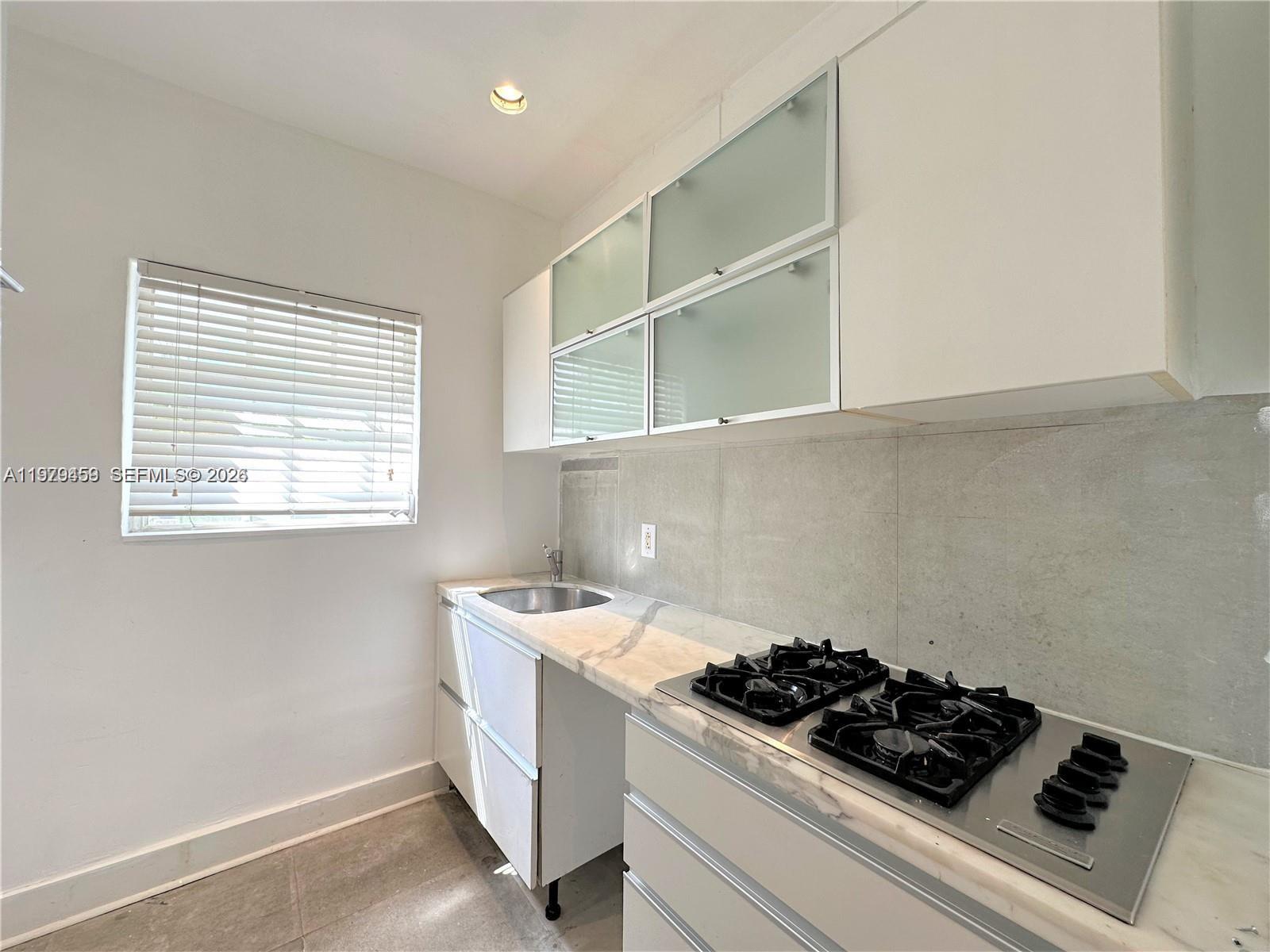 840 10th St #10 Miami Beach, FL 33139