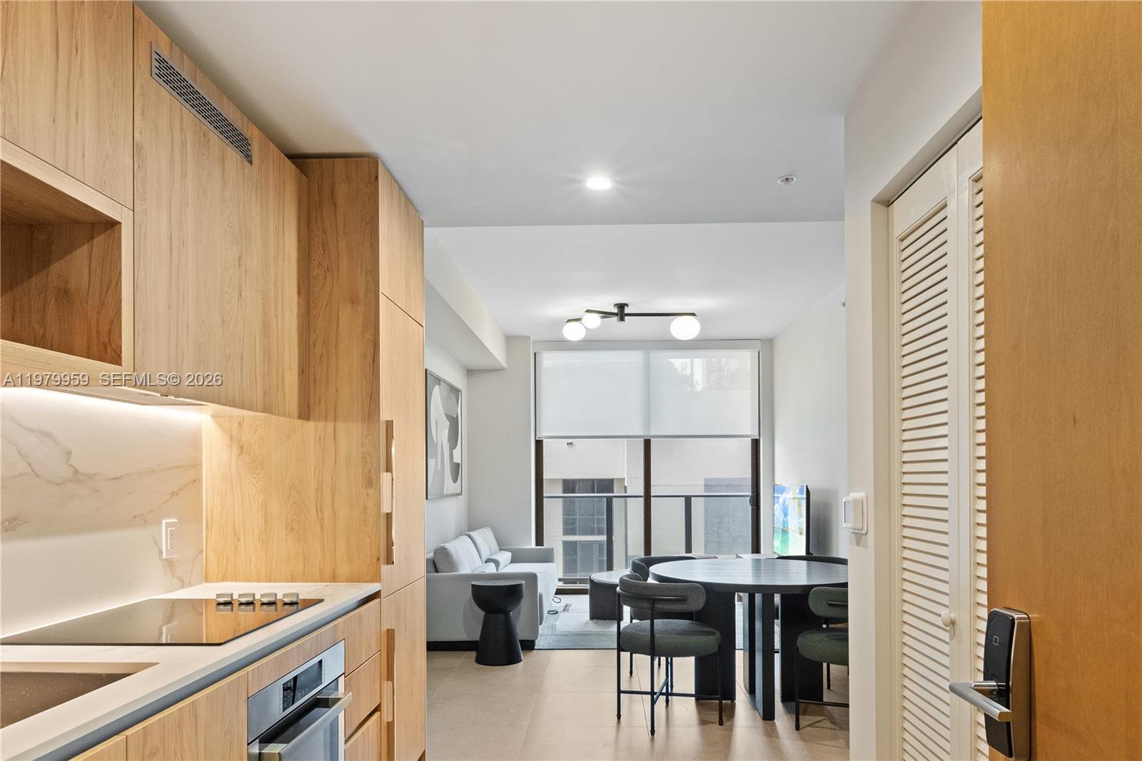 11 NE 6th St #910 Miami, FL 33132