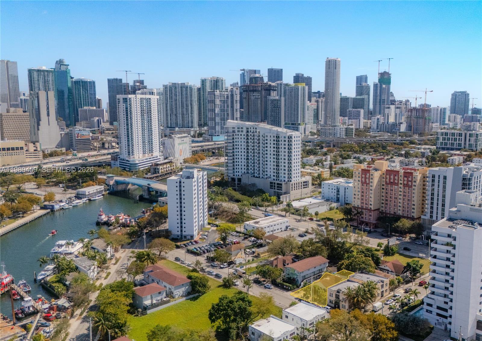 566 NW 1st St Miami, FL 33128