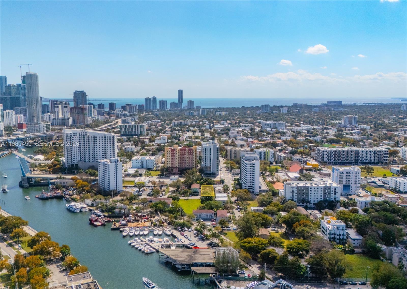 566 NW 1st St Miami, FL 33128