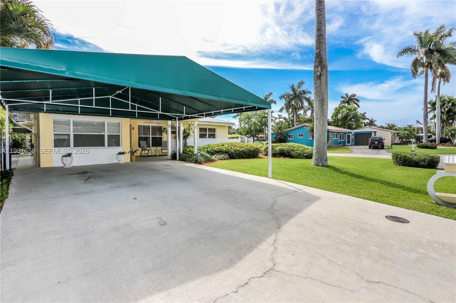 2209 N 15th Ave Hollywood, FL 33020