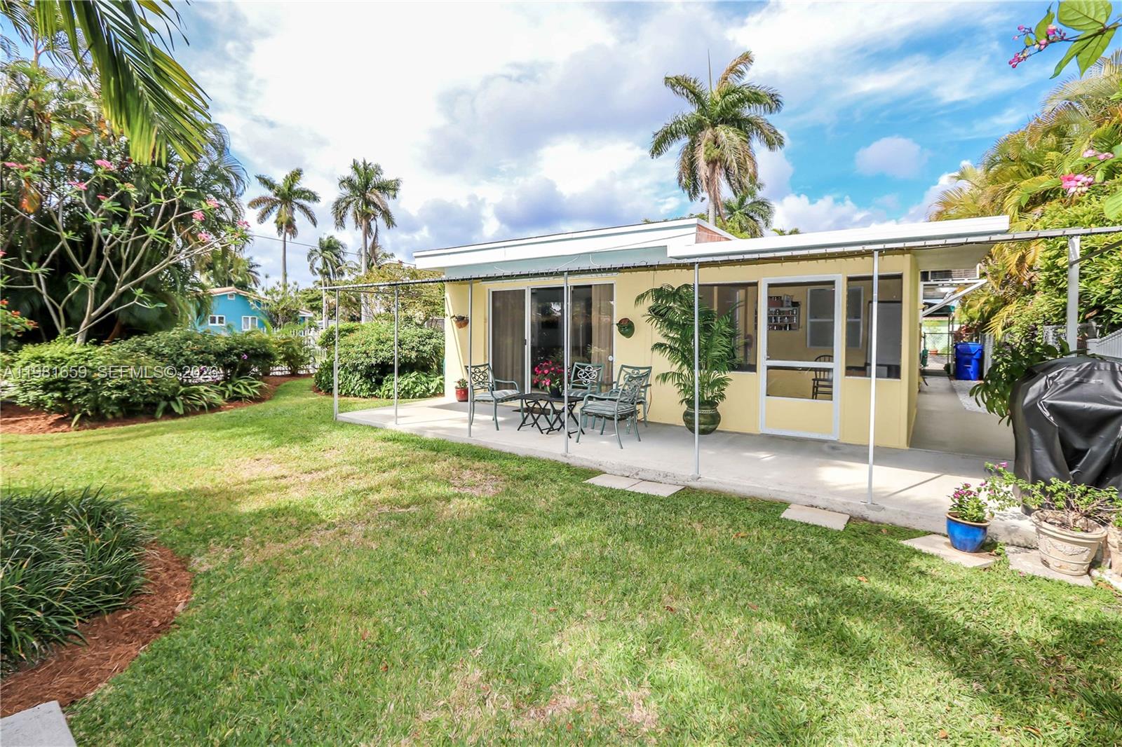 2209 N 15th Ave Hollywood, FL 33020