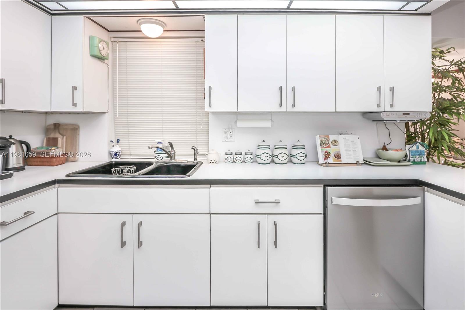 2209 N 15th Ave Hollywood, FL 33020