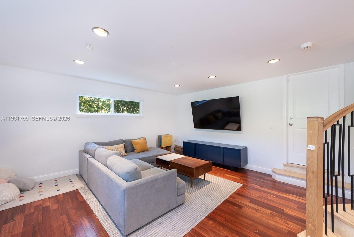 717 Benevento Ave Coral Gables, FL 33146