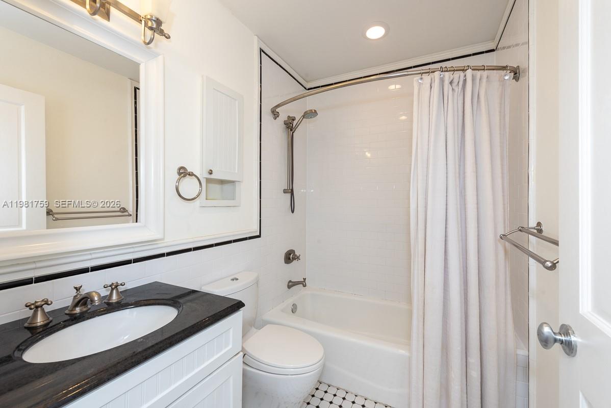 717 Benevento Ave Coral Gables, FL 33146