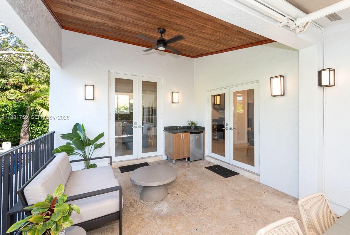 717 Benevento Ave Coral Gables, FL 33146