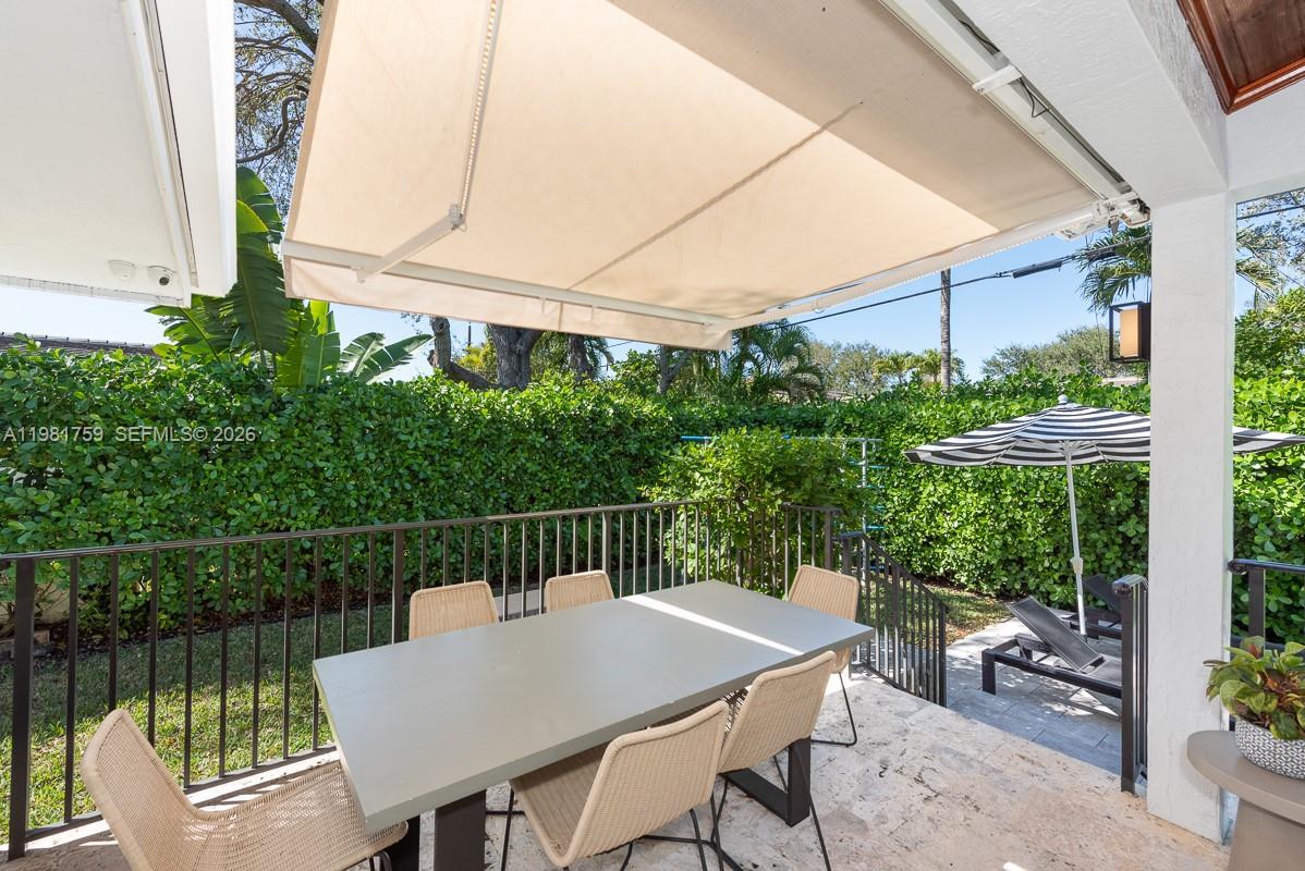 717 Benevento Ave Coral Gables, FL 33146