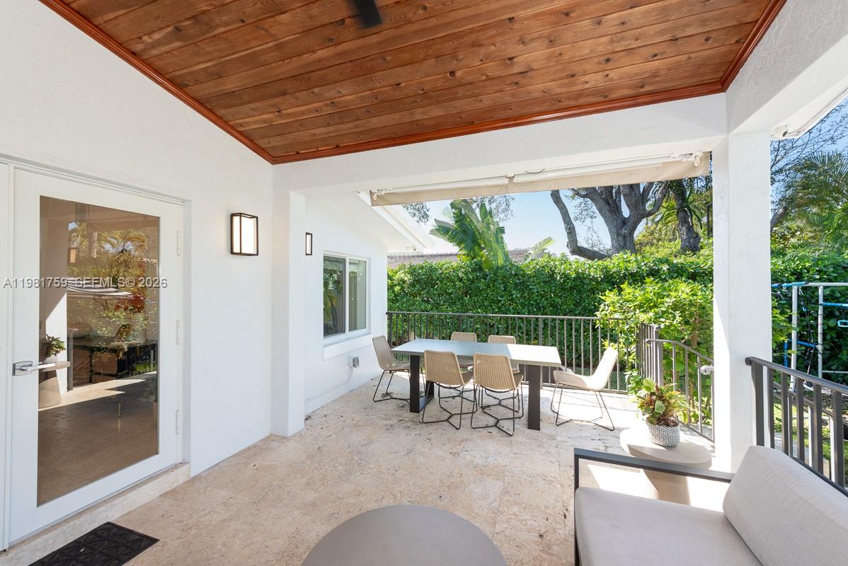 717 Benevento Ave Coral Gables, FL 33146