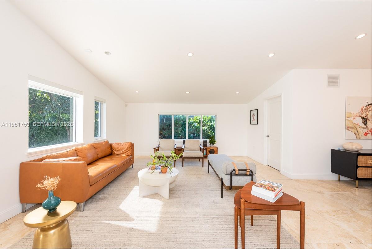 717 Benevento Ave Coral Gables, FL 33146