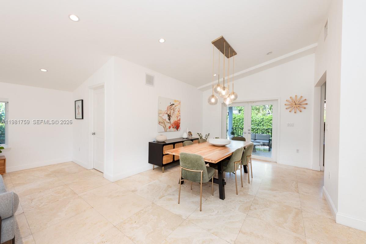 717 Benevento Ave Coral Gables, FL 33146