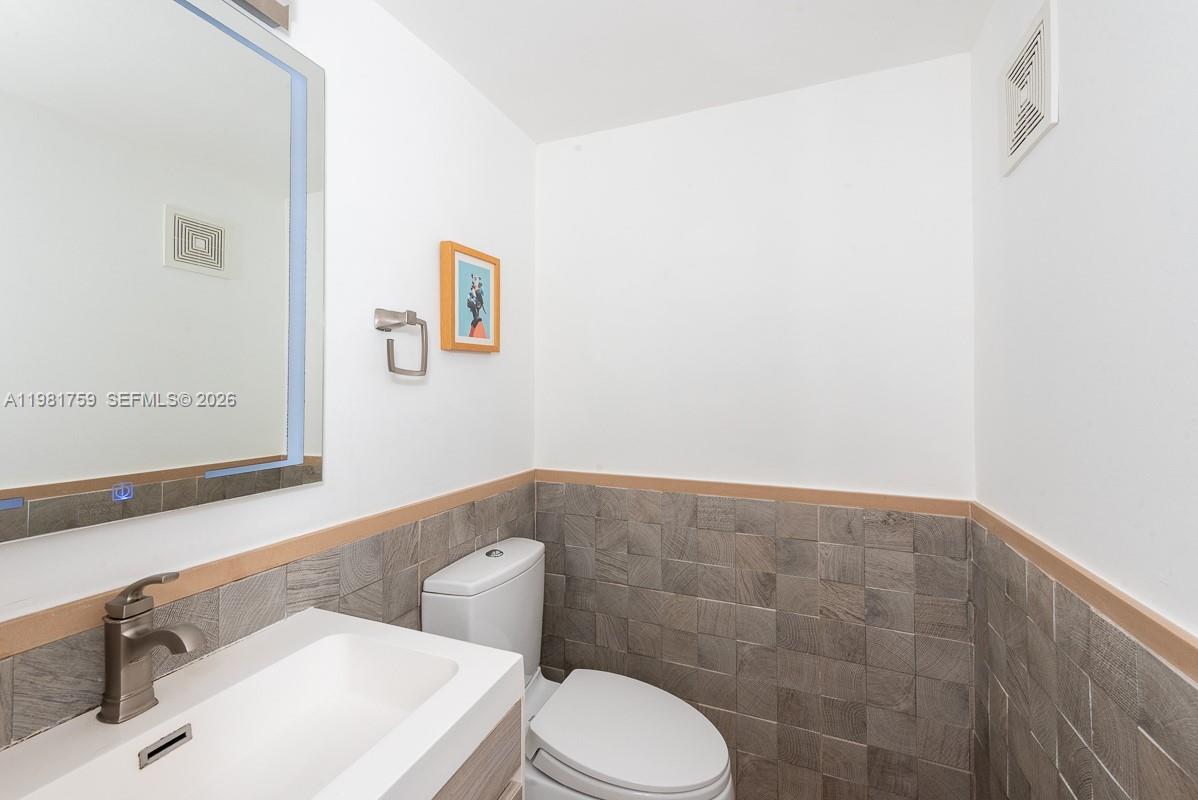 717 Benevento Ave Coral Gables, FL 33146