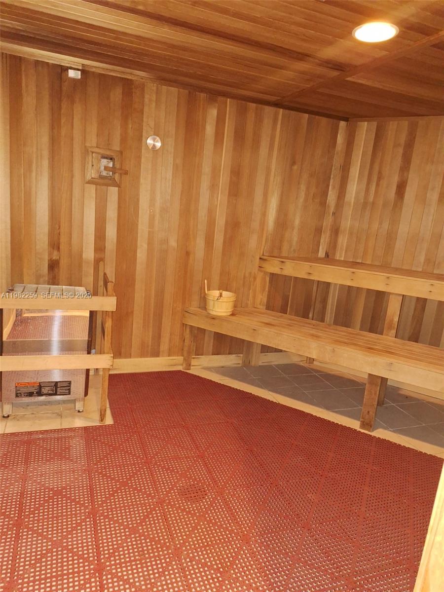 253 NE 2nd St #2606 Miami, FL 33132