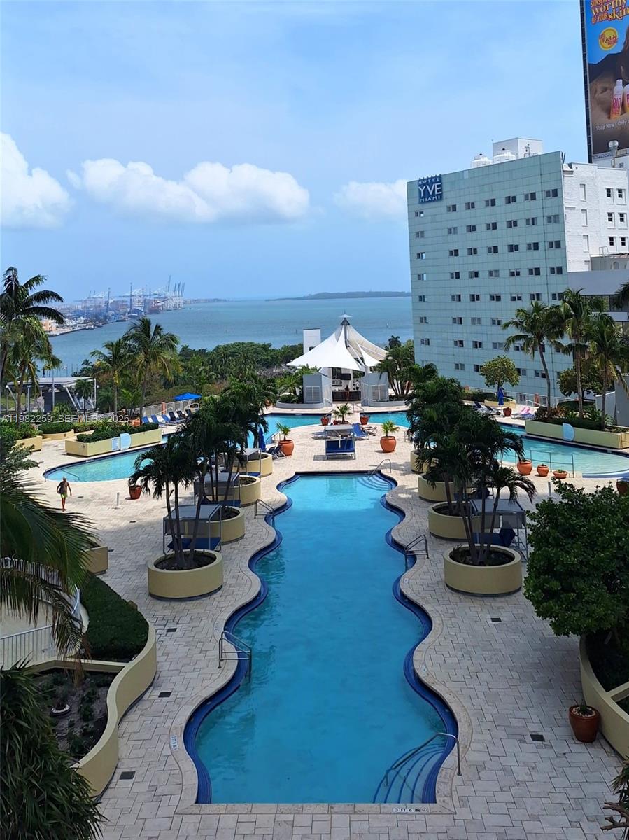 253 NE 2nd St #2606 Miami, FL 33132