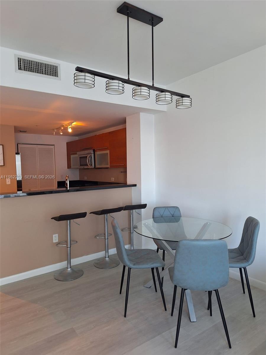 253 NE 2nd St #2606 Miami, FL 33132