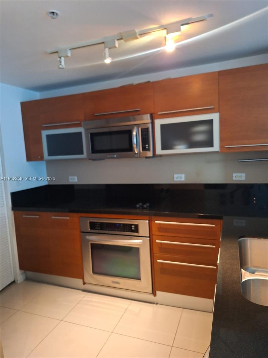 253 NE 2nd St #2606 Miami, FL 33132