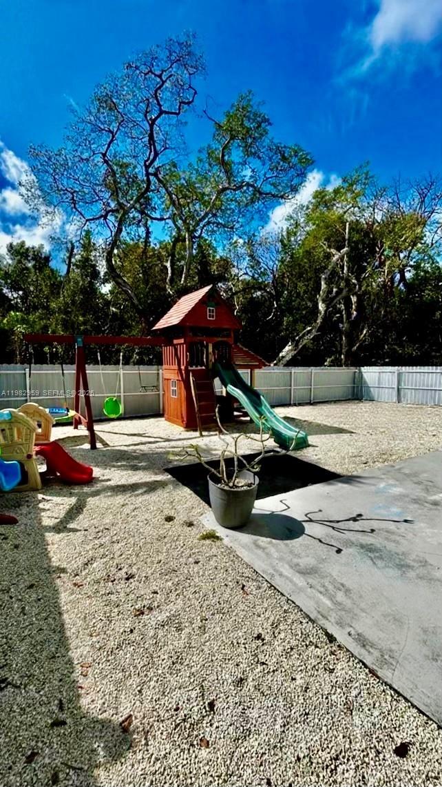 352 Mahogany Dr Key Largo, FL 33037