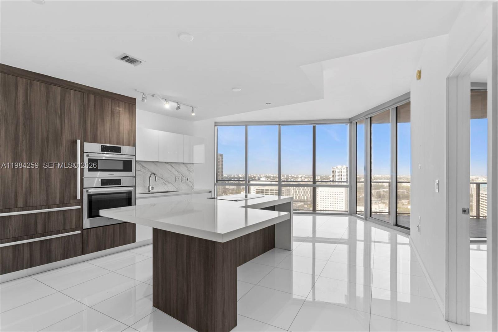 image Paramount Miami Worldcenter2