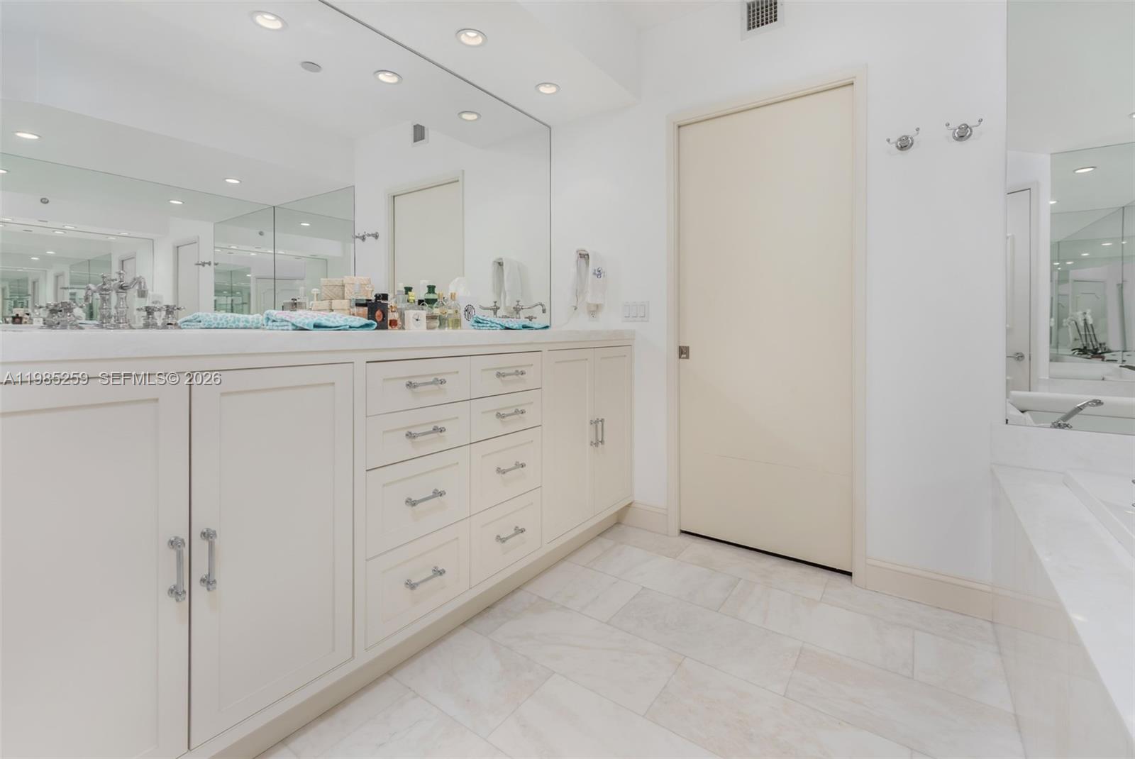 781 Crandon Blvd #1603 Key Biscayne, FL 33149