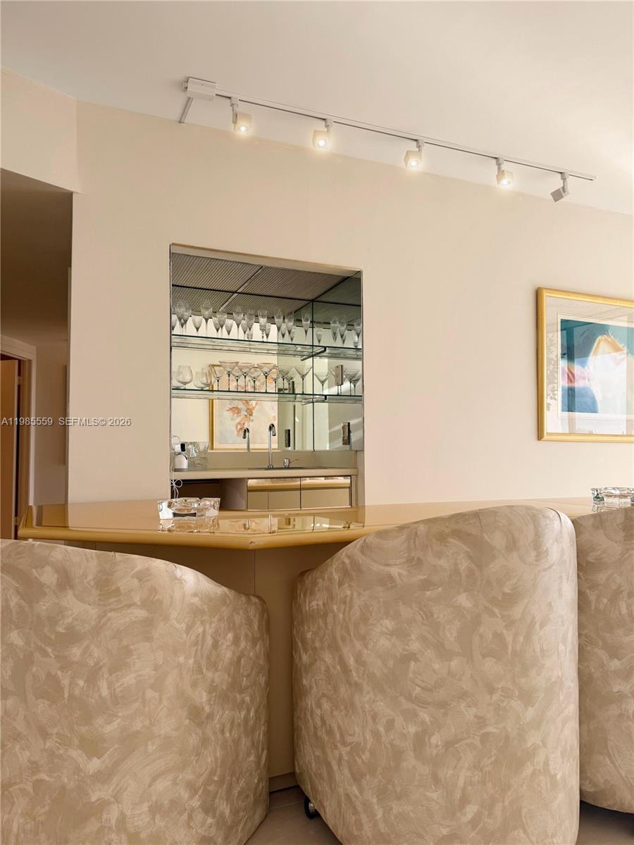 20281 E Country Clb Dr #2409 Aventura, FL 33180