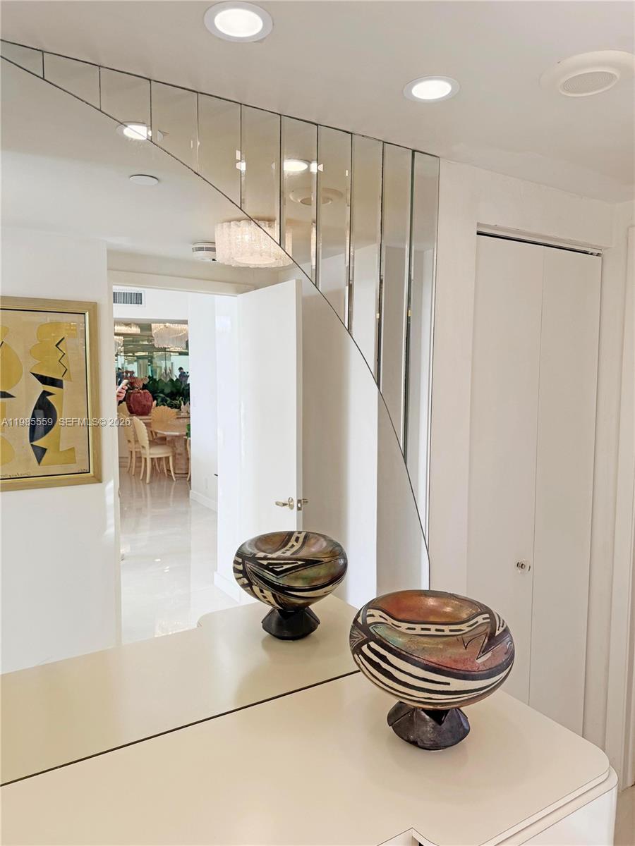 20281 E Country Clb Dr #2409 Aventura, FL 33180