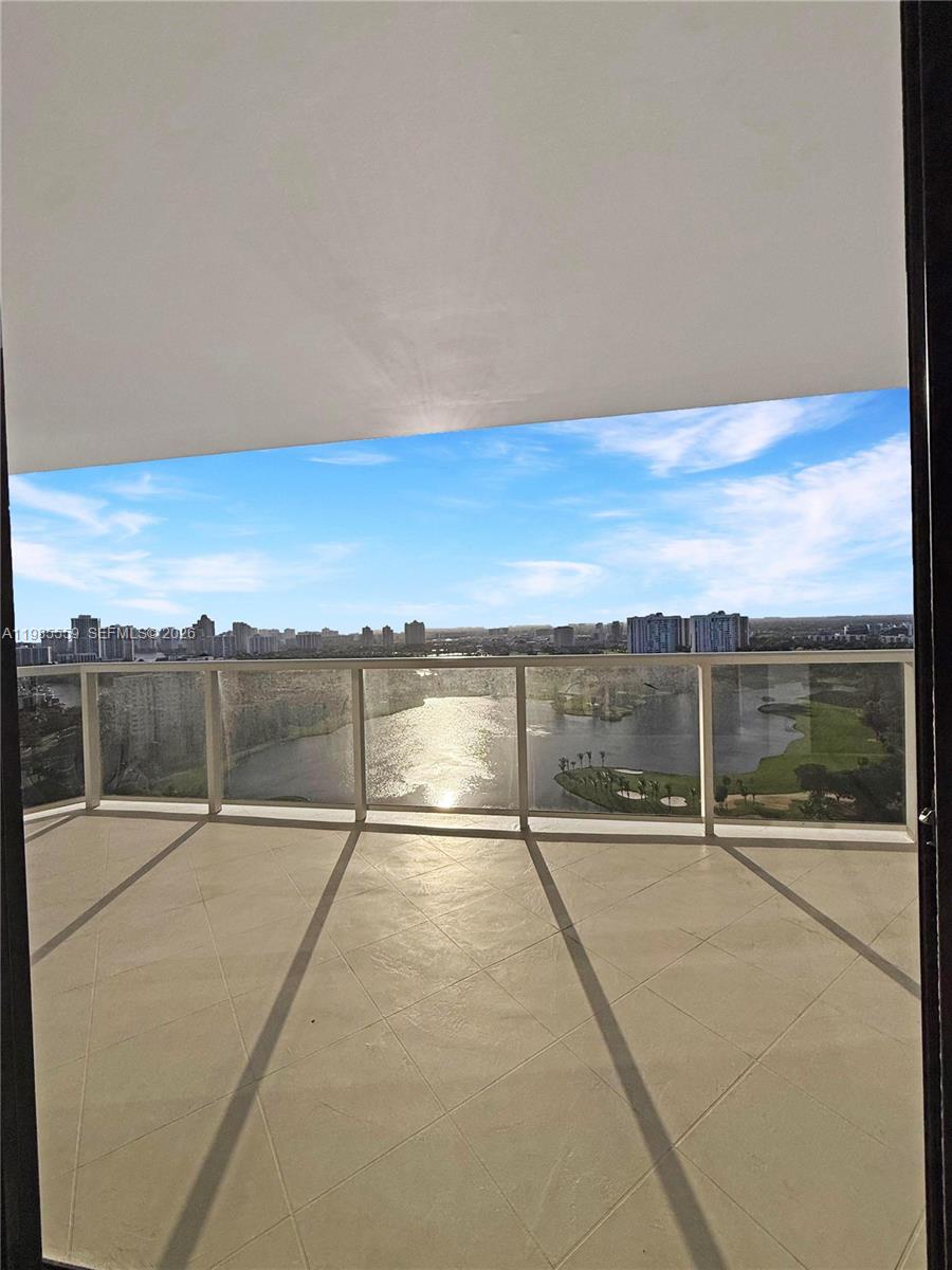 20281 E Country Clb Dr #2409 Aventura, FL 33180