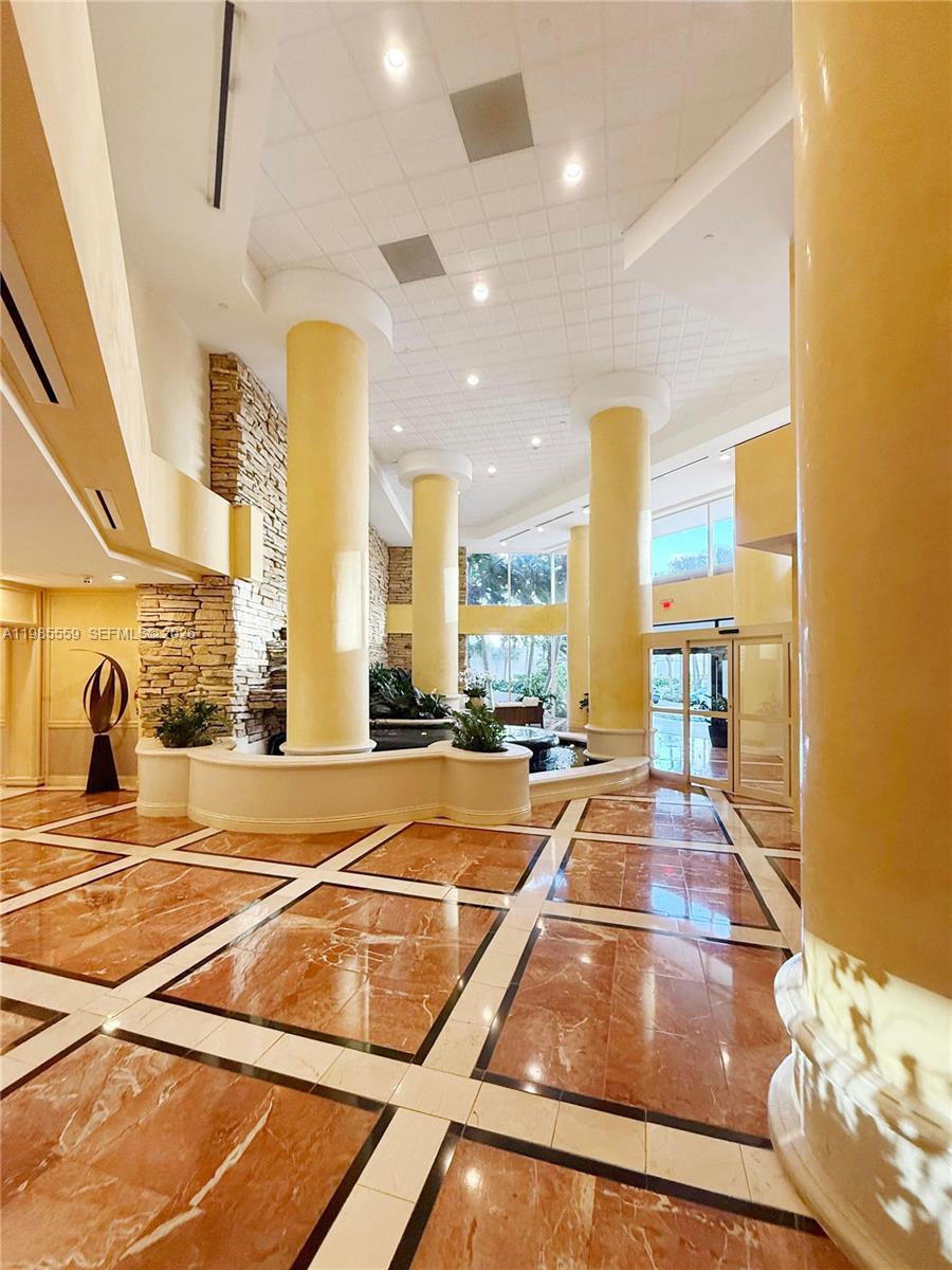 20281 E Country Clb Dr #2409 Aventura, FL 33180