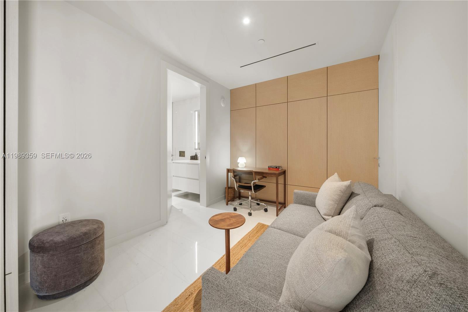 300 Biscayne Blvd Way #3005W Miami, FL 33131