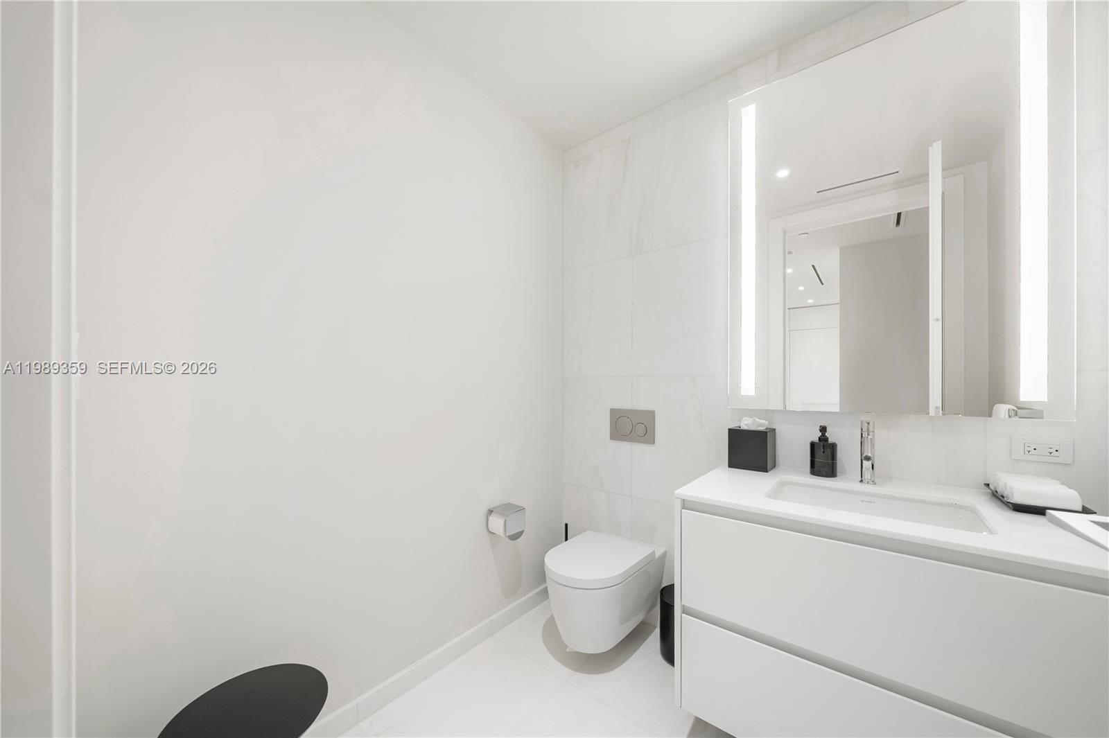 300 Biscayne Blvd Way #3005W Miami, FL 33131