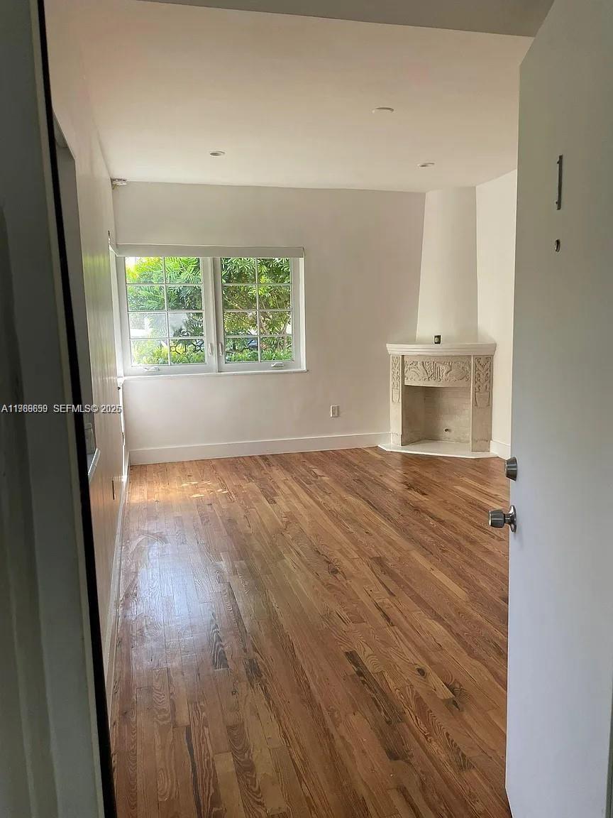 727 14th Pl #1 Miami Beach, FL 33139