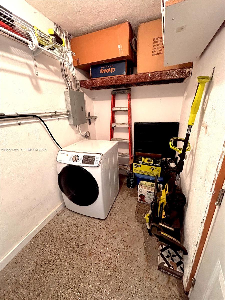 450 NE 155th Ter Miami, FL 33162