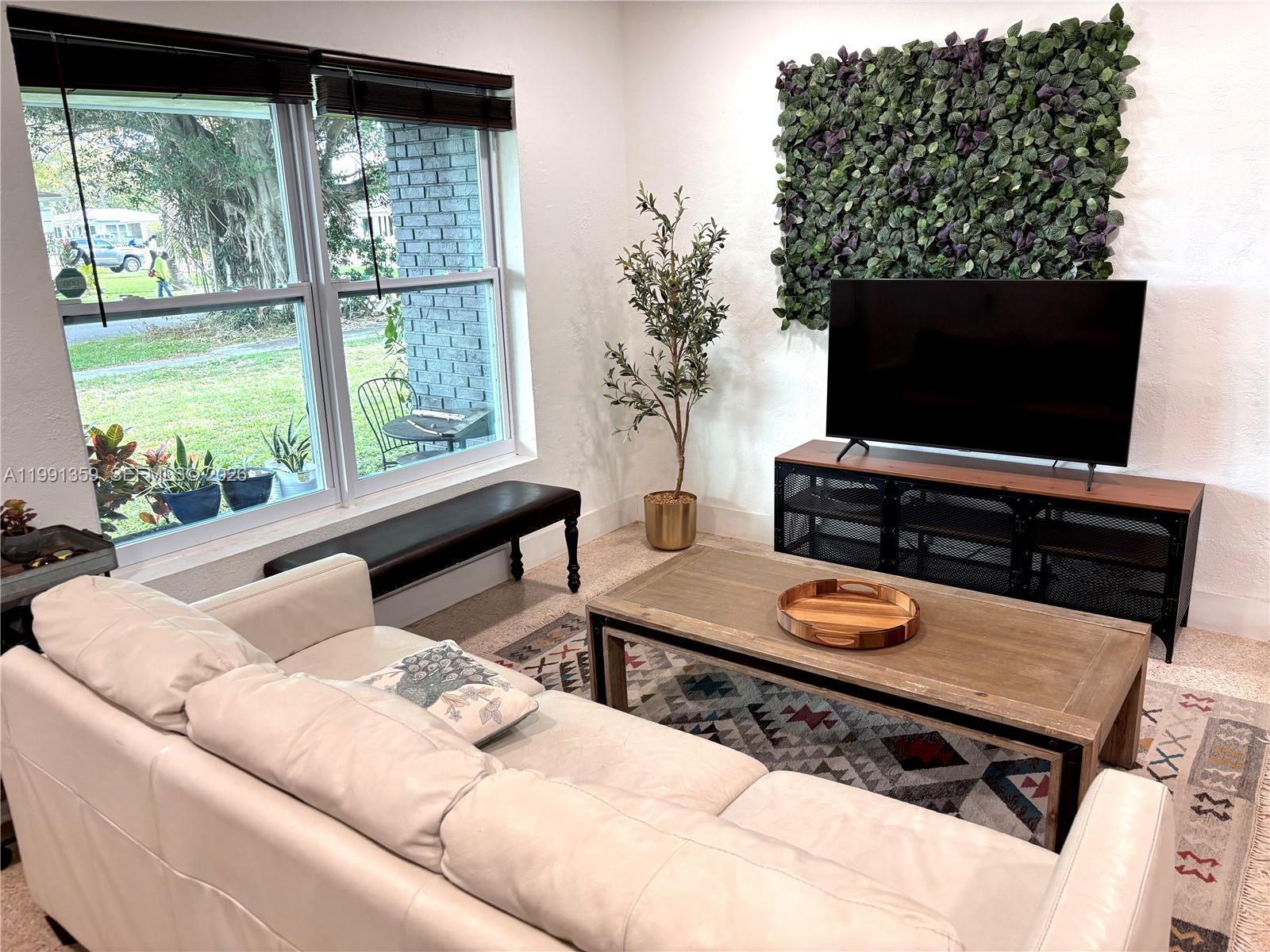 450 NE 155th Ter Miami, FL 33162