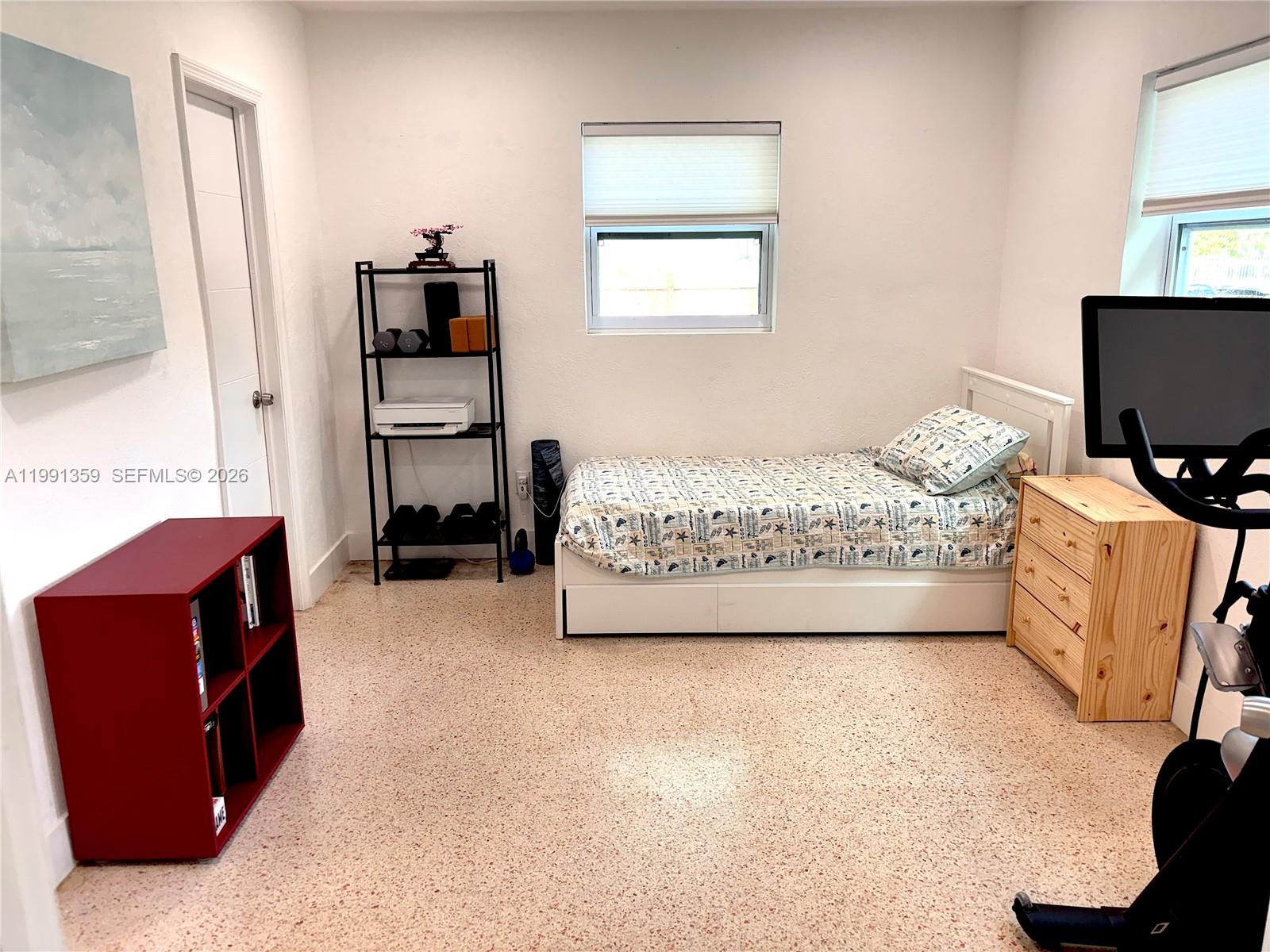 450 NE 155th Ter Miami, FL 33162