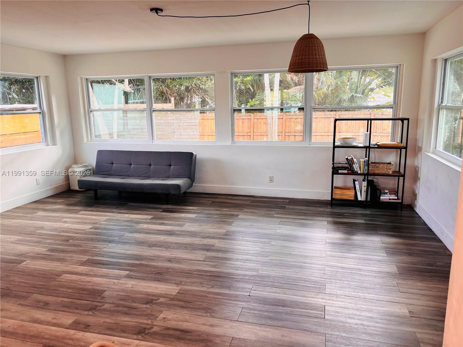 450 NE 155th Ter Miami, FL 33162