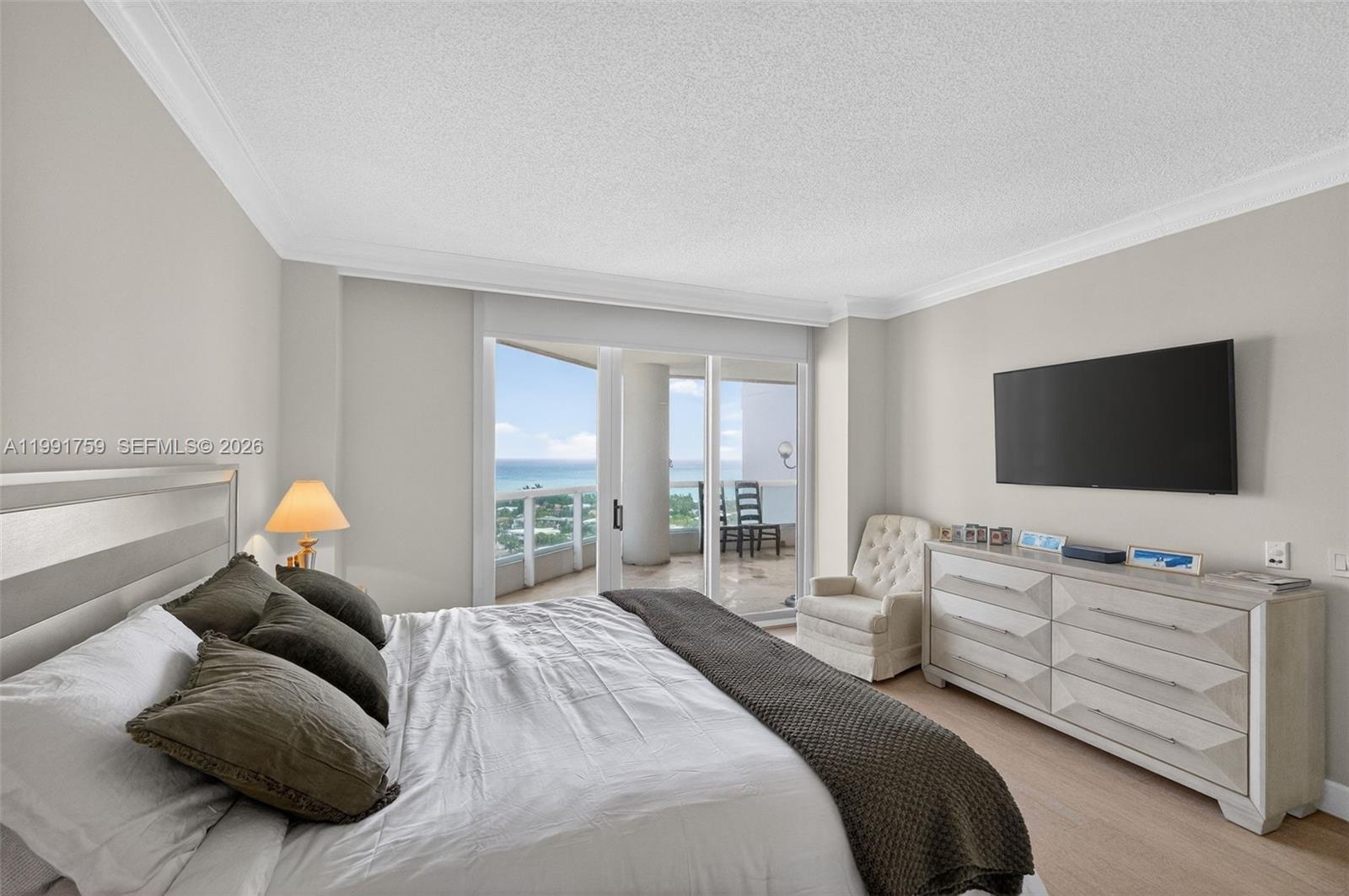 21050 Point Pl #2202 Aventura, FL 33180