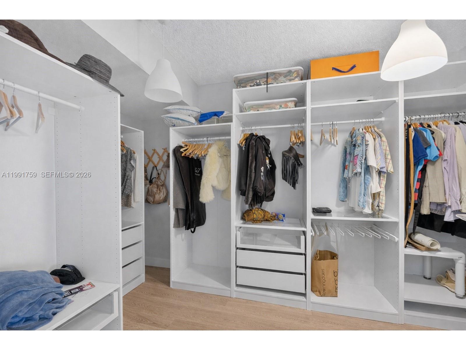 21050 Point Pl #2202 Aventura, FL 33180