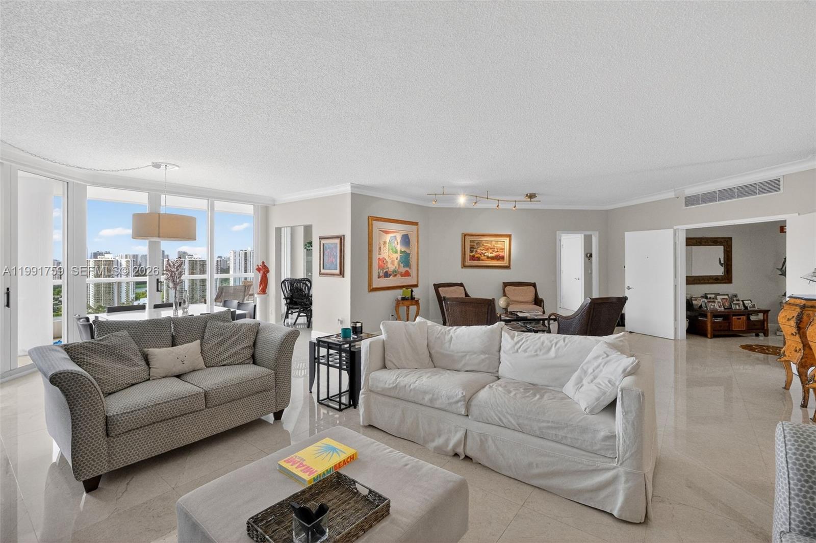 21050 Point Pl #2202 Aventura, FL 33180