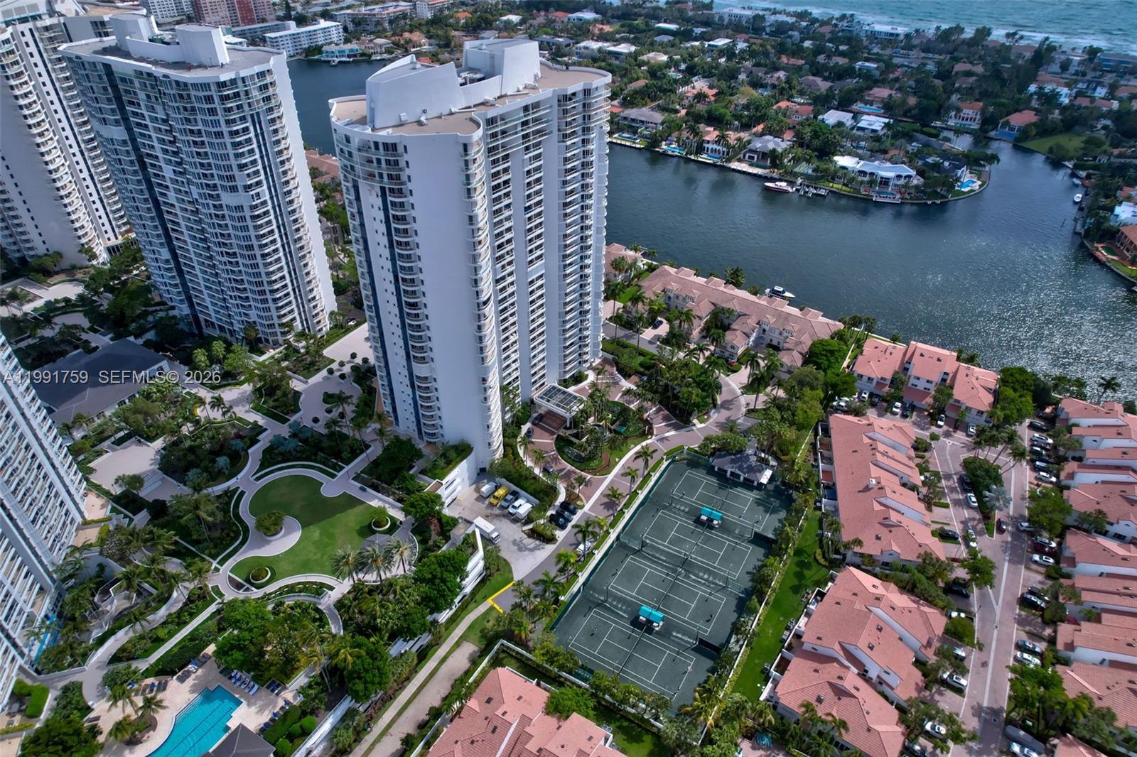 21050 Point Pl #2202 Aventura, FL 33180