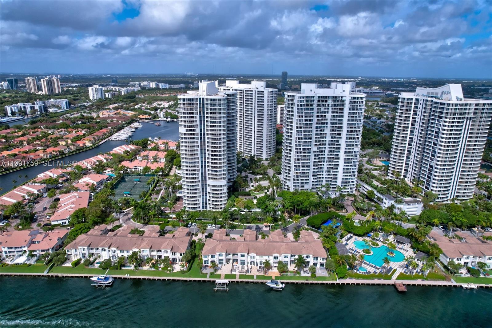 21050 Point Pl #2202 Aventura, FL 33180