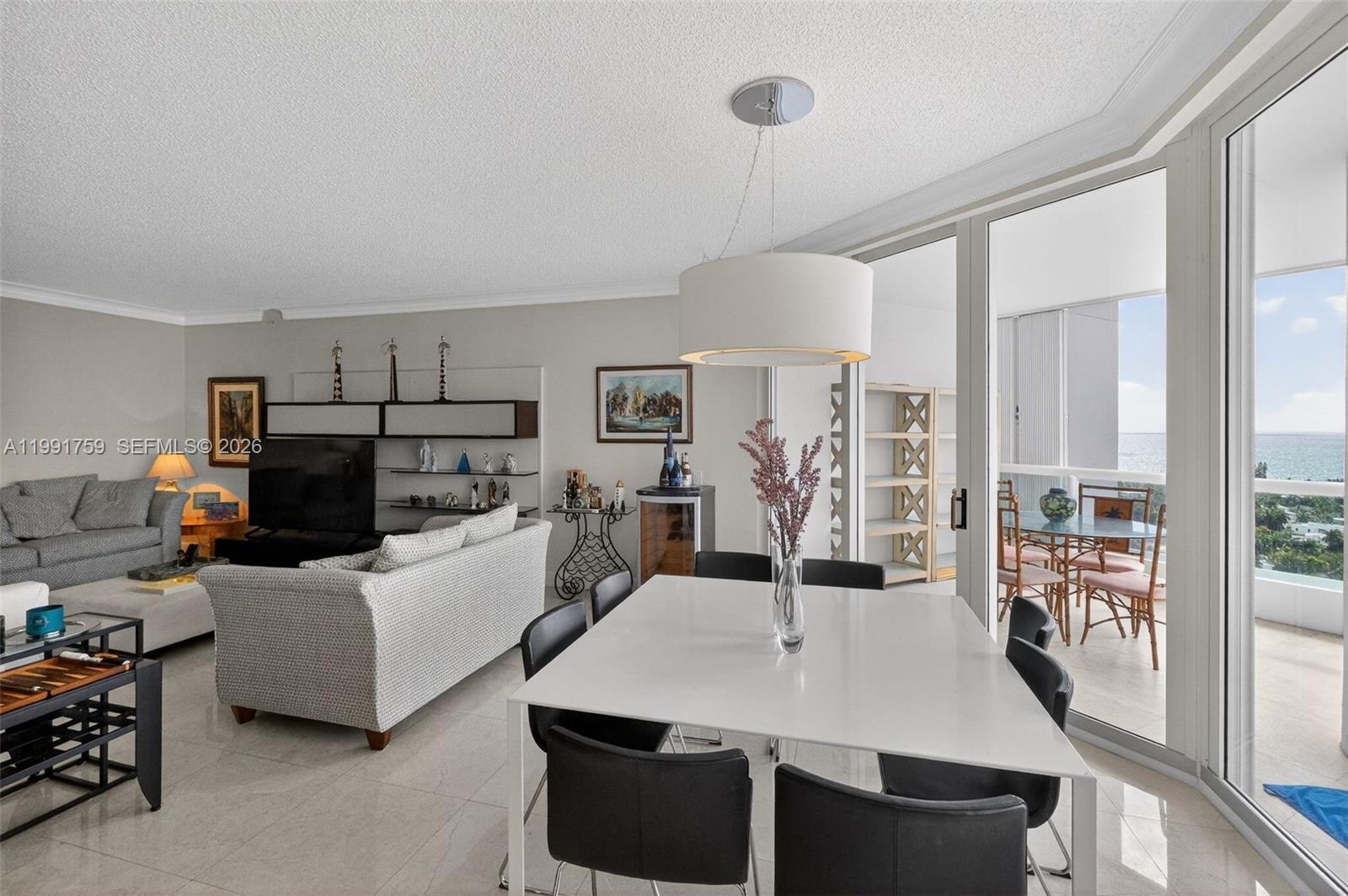 21050 Point Pl #2202 Aventura, FL 33180