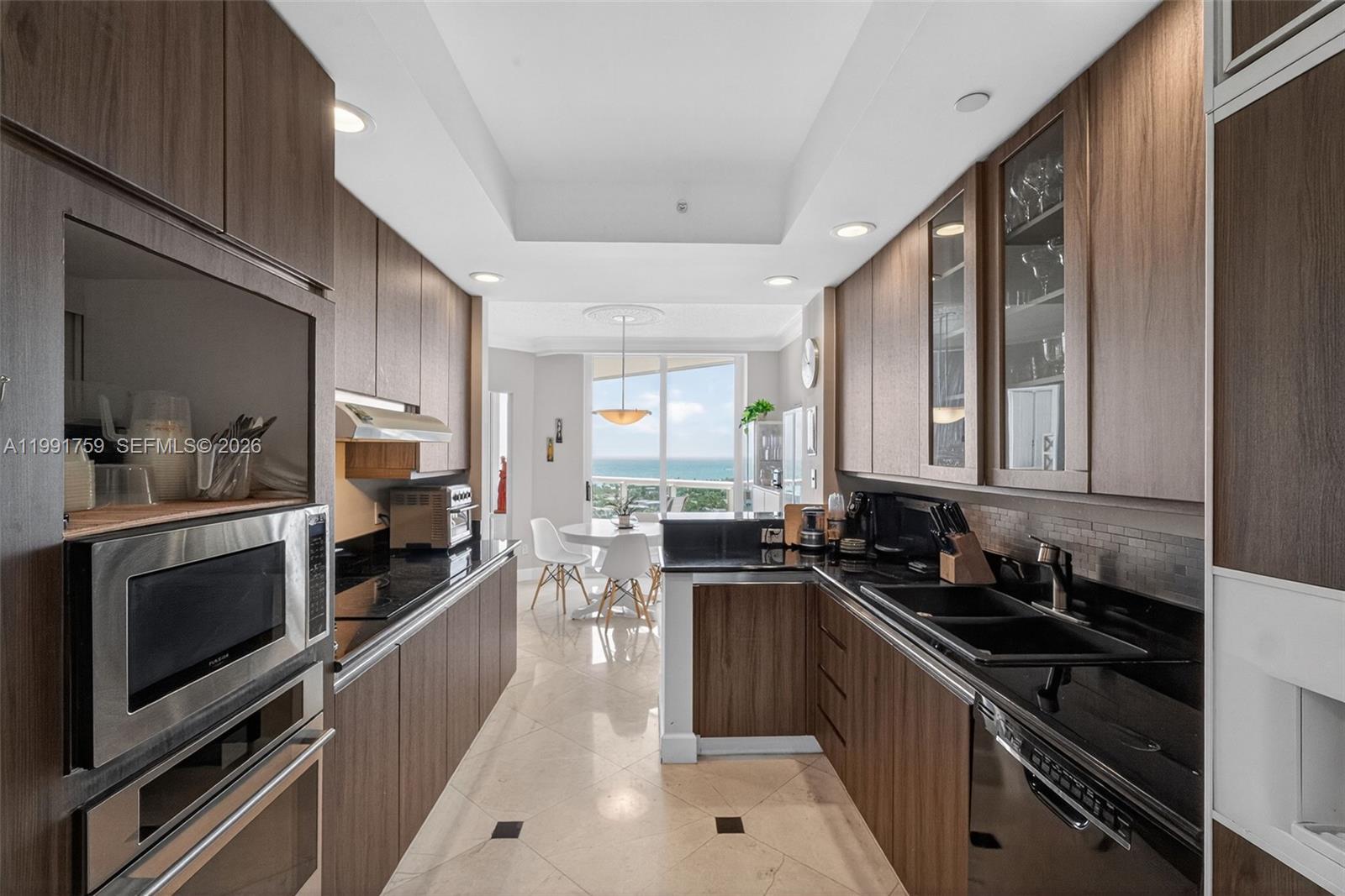 21050 Point Pl #2202 Aventura, FL 33180