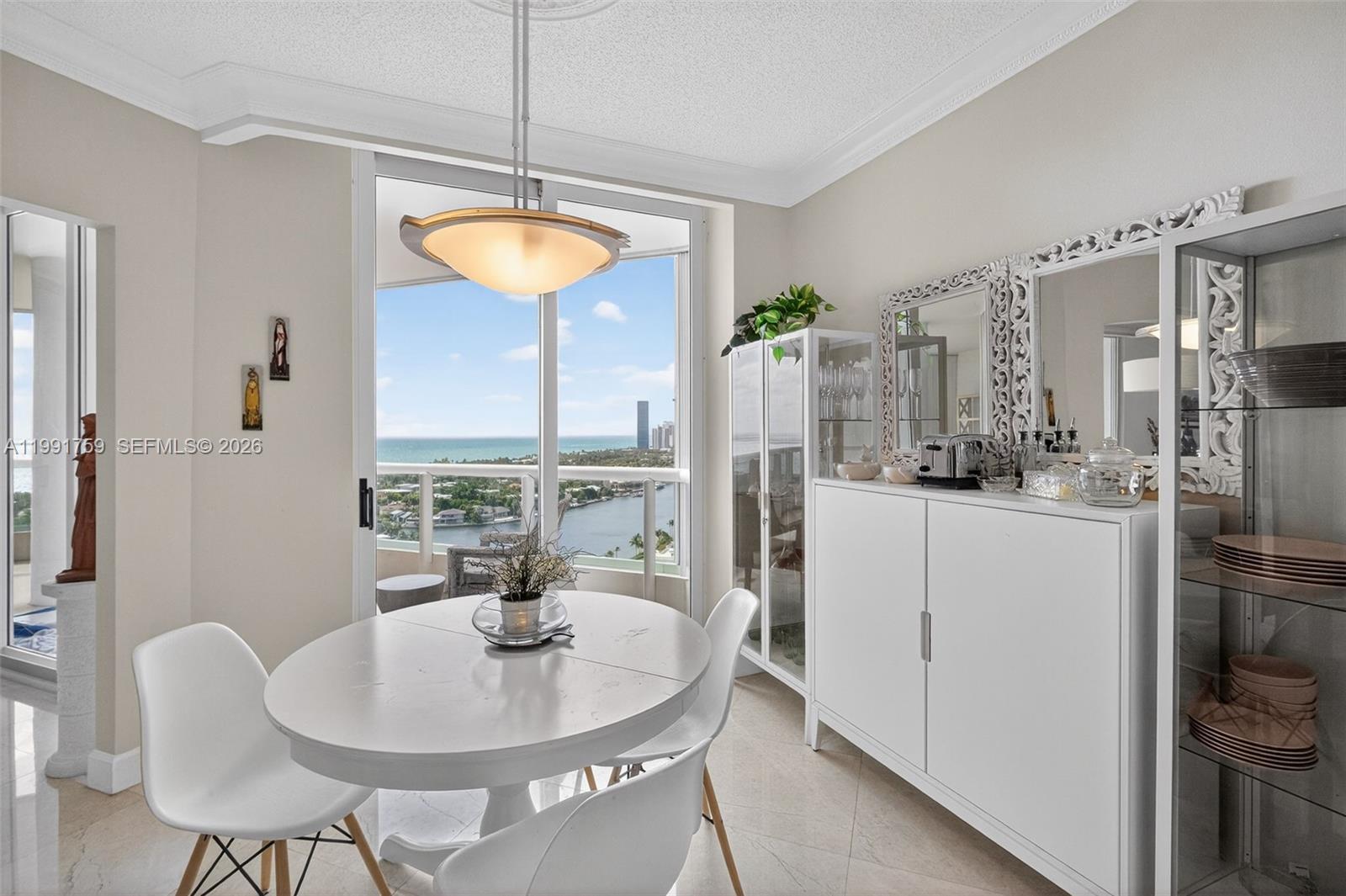 21050 Point Pl #2202 Aventura, FL 33180