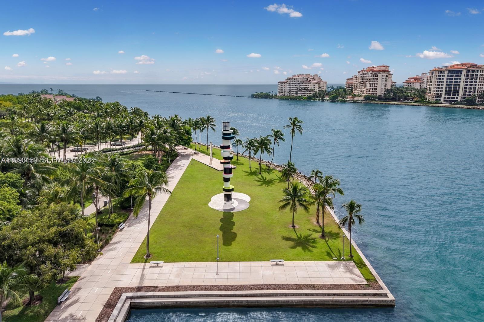 300 S Pointe Dr #801 Miami Beach, FL 33139