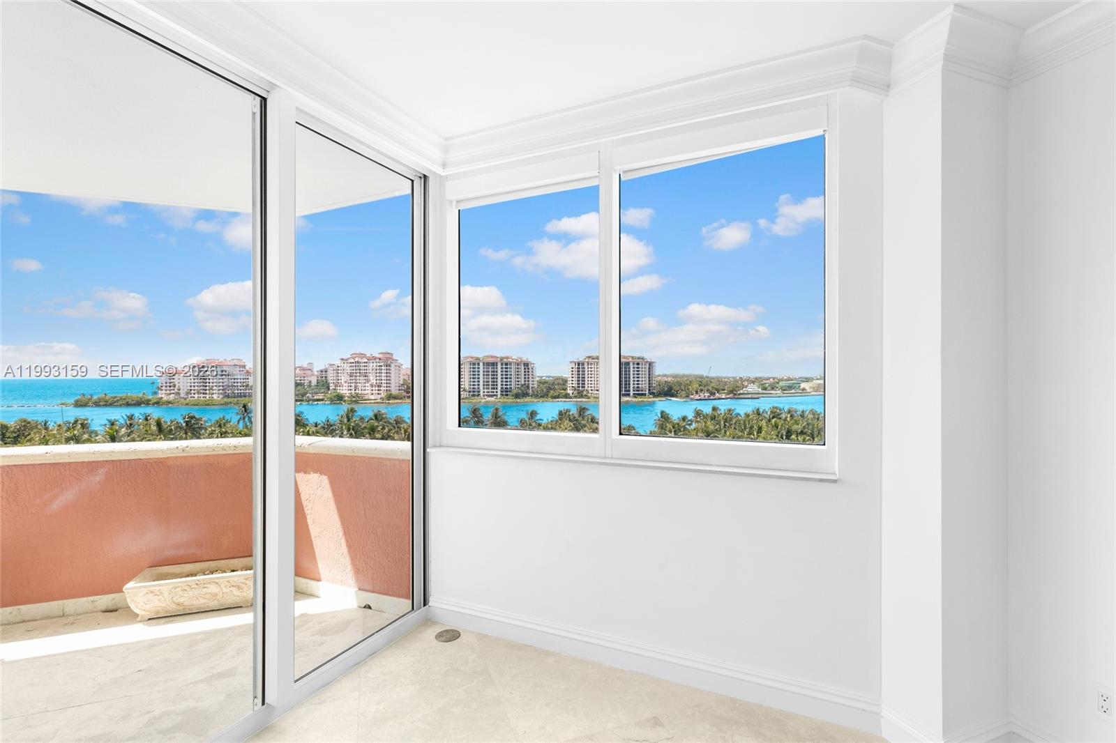 300 S Pointe Dr #801 Miami Beach, FL 33139